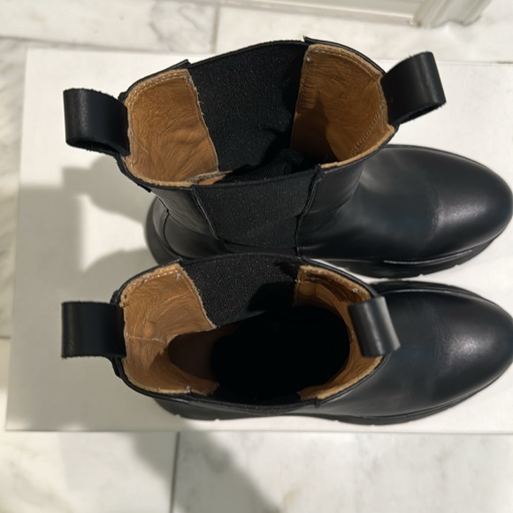 Beautiful Isabel Marant Chelsea leather boot ! - Picture 5 of 8